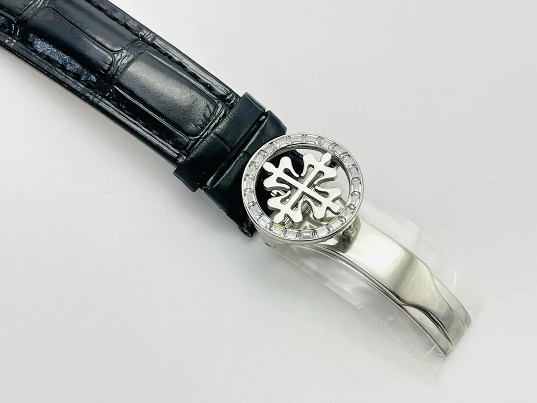 [PFF Factory2021 new masterpiece] V8 upgraded version, the highest version on the market, functions the same as the original Patek Philippe Starry Sky upgraded ultimate version! Upgrade details: 1⃣️PP Baida has achieved the function of automatically transferring with the genuine Gypsophila! 2⃣️The arrangement of the upgraded calendar is in the same order as the original one! 3⃣️Diameter 42mm, thickness 11mm! 4⃣️The biggest highlight: The moon in the Patek Philippe starry sky will change according to the change of the moon in the sky! Move it to the watch according to the full moon and waning moon in the sky (the first month of the lunar month is full and the fifteenth day of the lunar month is full)! PFF Factory's ingenious work is worth owning! Welcome friends from all walks of life to taste it!